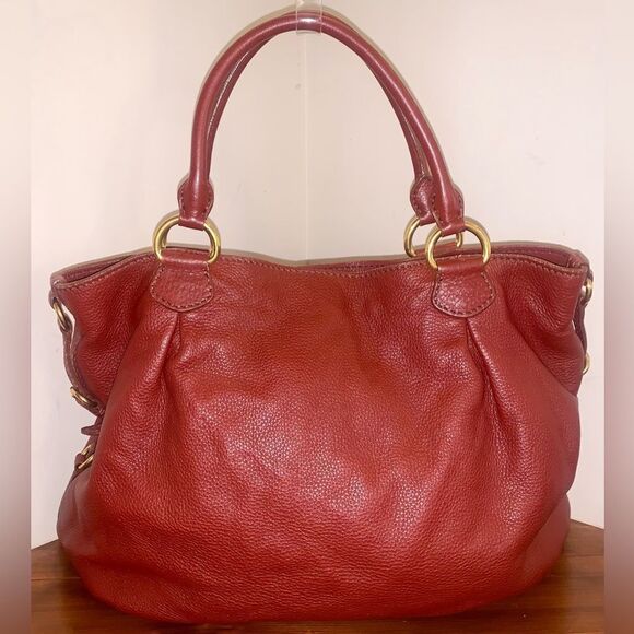 Miu Miu Large Bordeaux Pebbled Tote Bag - Picture 2 of 13